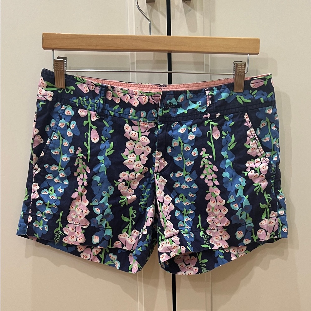 Lilly Pulitzer Floral Mid-Rise Women's Shorts - Navy and Pink, EUC